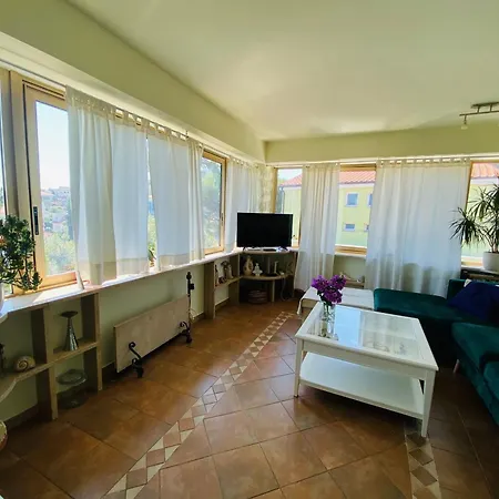 And With Parking Space Apartman