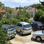 Апартаменты And With Parking Space Мали-Лошинь